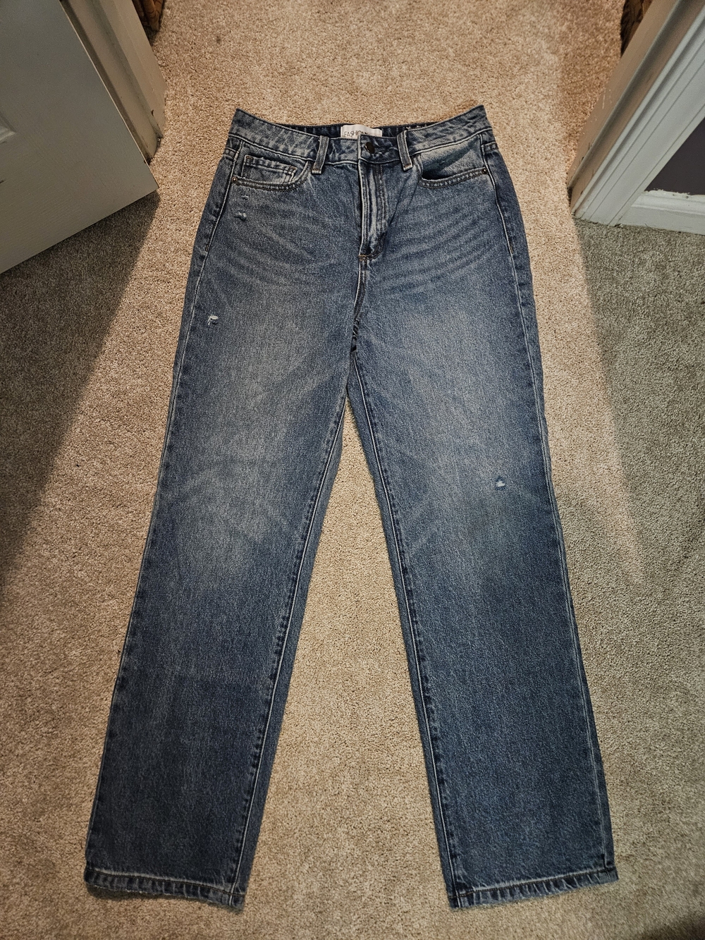 Classic Women's Straight-Leg Jeans in Washed Blue